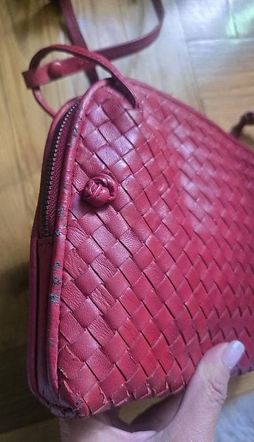 Muška odeća: Bottega Veneta Nodini crvena kozna torba sa dugačkim kaišem. Crossbody — 9