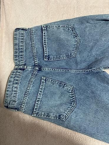 diskver farmerke cena: Farmerice – ravni kroj, visok - Model: široke nogavice / straight fit — 3