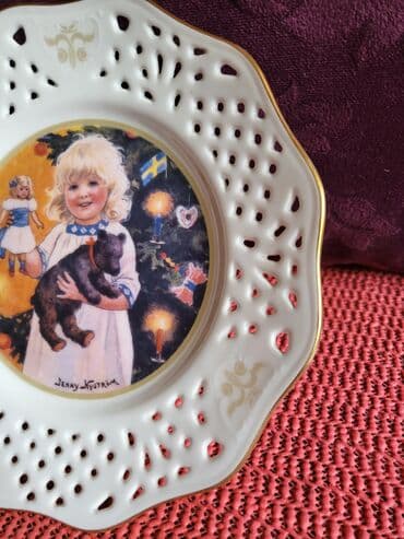 Staro posuđe i escajg: Tanjir nov za zid orig.Jenny N. iz 70,80ih godina. Deciji svet — 4