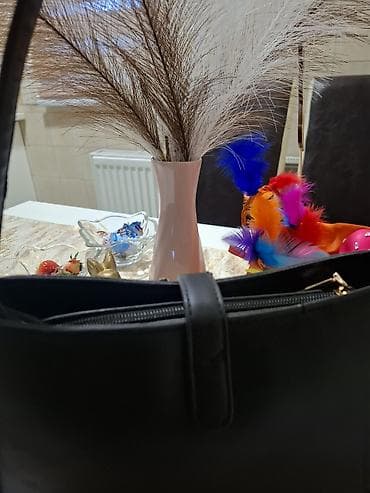 elegantne crne torbice: 🖤 Elegantna crna torbica 🖤 Minimalistički dizajn koji nikad ne izlazi — 4