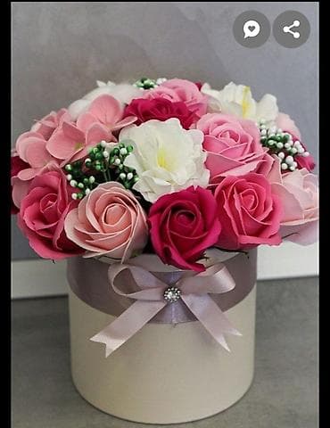 jastuci za ugaonu garnituru: Kutija u obliku srca sa ružama – luksuzna cvetna aranžmanska kutija - — 7