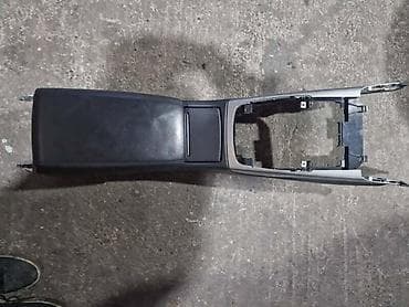 spajalice za plastiku: NASLON ZA RUKU ZA AUDI A6 OD 2011. DO 2016. GOD — 1