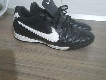 farmerke na tregere muske: Nike original.Cista koza.Stanje super.ima jednu malu oderotinu — 9
