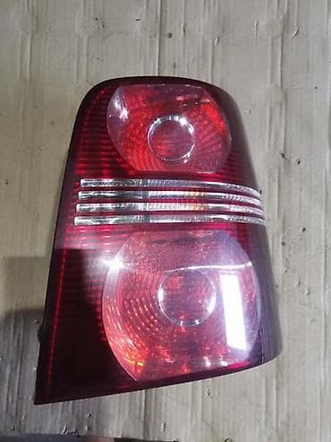 delovi reno: STOP SVETLO DESNO RESTAYLING ZA VOLKSWAGEN TOURAN OD 2003. DO 2006 — 1