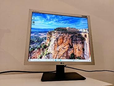Modems, Broadband & Networking: LG monitor 19" Prodajem povoljno odličan LG L1919S-SF monitor 48.3 — 5