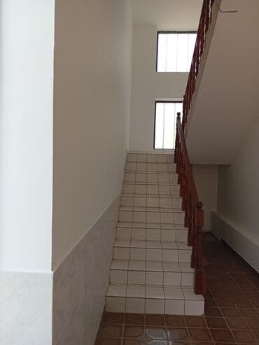 kuca u sivcu: Izdaje se poslovni prostor u Bačkoj Topoli, površine 206m2. Lokal se — 13