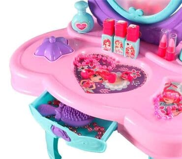 magicni cup dexy co: BEAUTY STUDIO Toaletni sto koji je opremljen priborom kao što su — 10