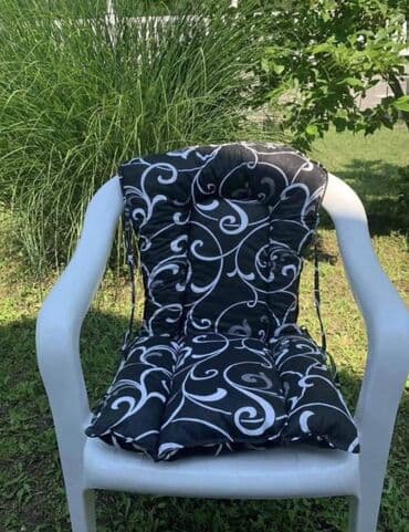 Podmetači za stolice od table sundjera Dimenzije podmetača:82x40 Cena na lalafo.rs Podmetači za stolice od table sundjera Dimenzije podmetača:82x40 Cena