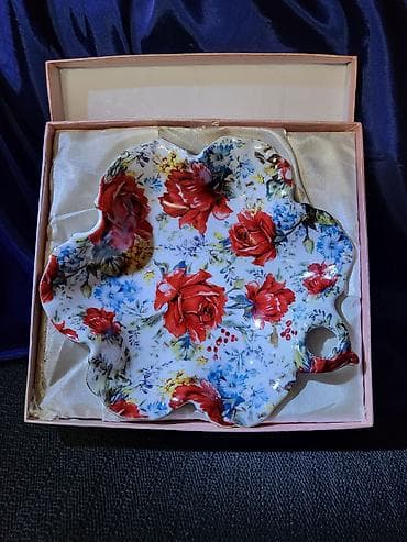 Bombonijera nova,vintaz Barok. Nova porcelanska bombonijera,sve na