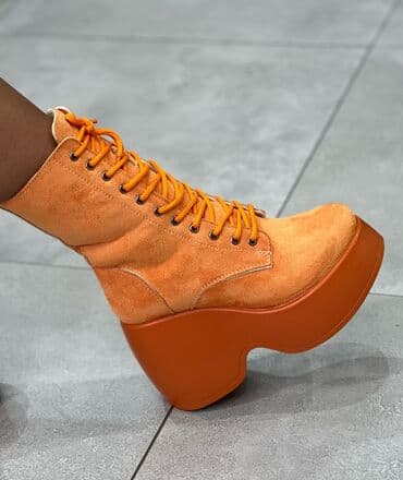 grubin obuca beograd: Novooo 
Br :36-40
Visina pete:10cm — 3