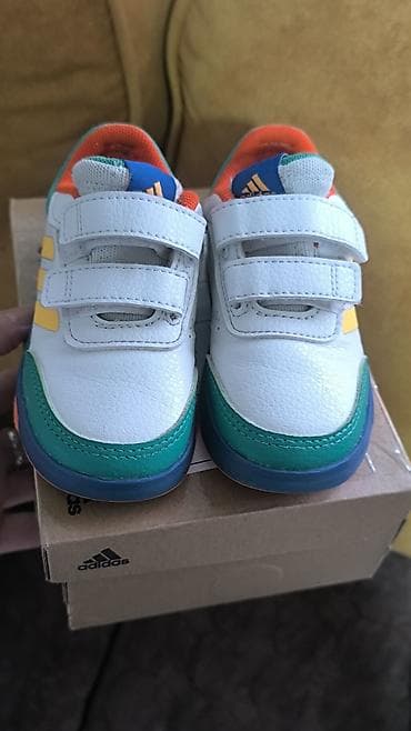 teksas haljinice: Dečje patike Adidas 22 - Model: patike za najmlađe sa čičak trakama — 3