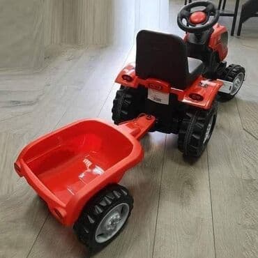 elegantni šeširi: Traktor na pedale AKCIJA 6500 dinara Dimenzije 141x57x44cm Za — 5