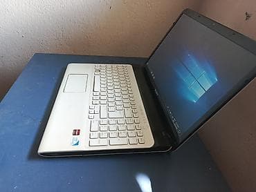 laptop sa cd citacem: Sony VAIO laptop – bela serija - Ekran: (široki format), kamera — 4