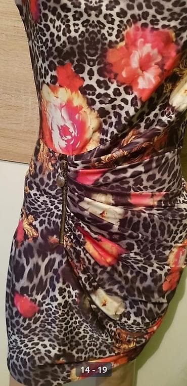 šešir muški: Ženska haljina bez rukava, mini/iznad kolena, uskog kroja. Materijal — 3