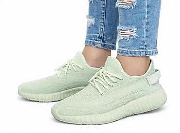 Lagane sportske patike sa pertlama u pastelno zelenoj boji. Gornjište