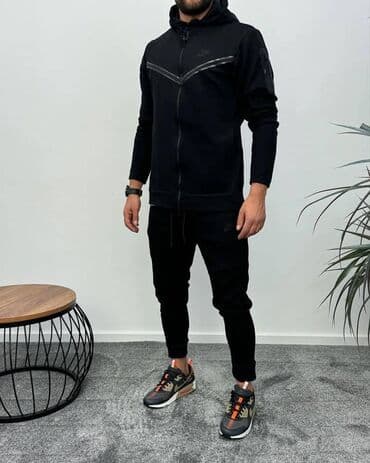zimske jakne c a: Nike muška trenerka 

Novo
Pamuk
Veličine m l xl 2xl — 2
