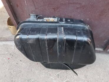 sijalice za traktor: Rezervoar Lada 7 Riva. Polovno, ocuvano. Skinuto sa rastavljenog — 7