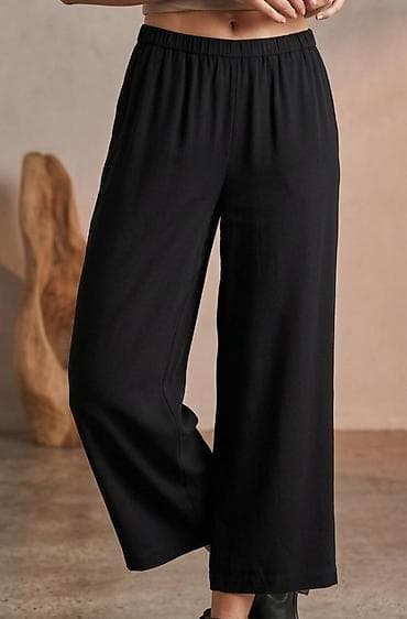 Crne ženske pantalone širokog kroja - Model: ravne nogavice