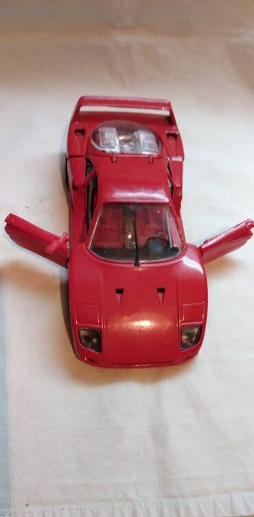 znacke otkup beograd: Autic Ferrari F40 razmera 1:24 1 tocak nije original, slomljen — 2