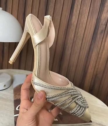 cipele za prolece: Brojevi
36-41
2600 din 💥
OR💥 — 7