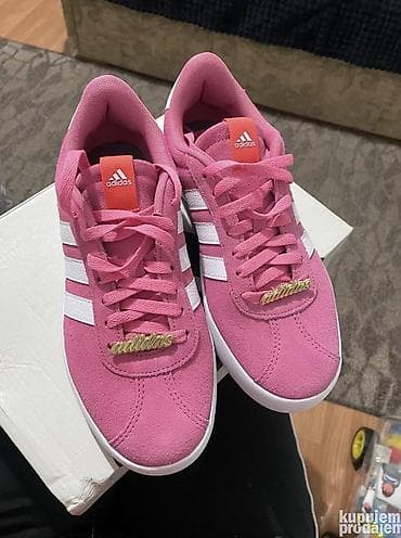 Adidas ženske patike – roze - Model: klasičan niskoprofilni na lalafo.rs Adidas ženske patike – roze - Model: klasičan niskoprofilni