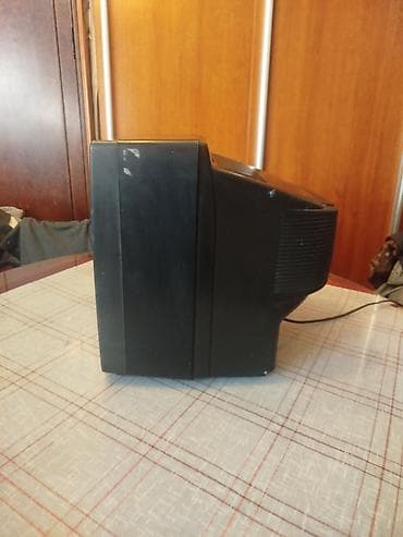 apple tv: Mali retro tv stari televizor Toshiba. Dijagonala ekrana je oko 35 cm — 8