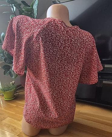 duge tunike: Ženska bluza – crvena sa sitnim belim cvetnim printom - veličina M — 2