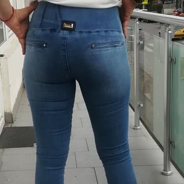 pantalone od vestacke koze: Farmerice extra model i kvalitet uvoz Turska br S-M novo — 3