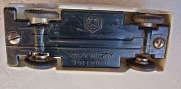 two and a half men s prevodom: Mehanotehnika Innocenti Austin A 40, 1:43 plastican, fali pr. maska i — 4