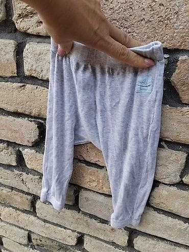 paket: Lot za bebe dečake, veličina 80. Sadržaj: - 2 para laganih — 2