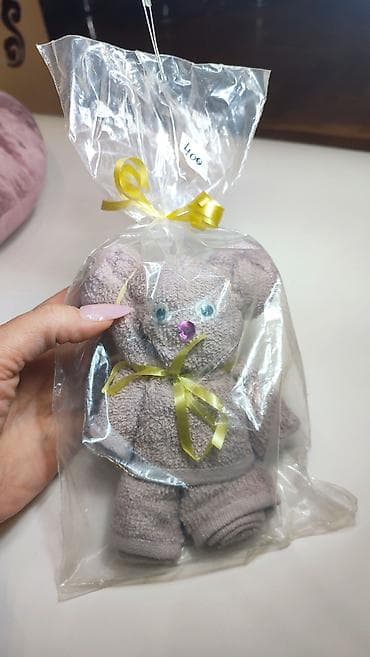 Meda peškir 30×50 - Dekorativno složen peškir u obliku mede, upakovan