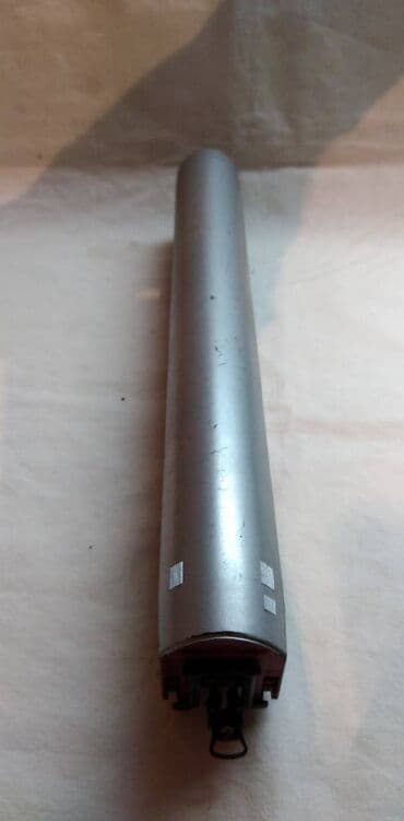 paklene ulice 5: Lima putnicki vagon 26,5 cm.ima metalne tockove,unutrasnjost — 2