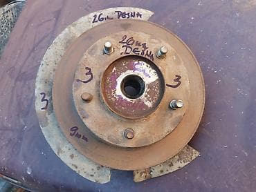 Glavcina desnoga prednjeg tocka Lada 21214 Niva 26mm br.3. Polovna