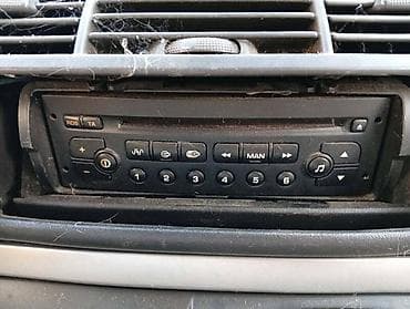 RADIO CD ZA PEUGEOT 806, 807 | ispravanfabrički na lalafo.rs RADIO CD ZA PEUGEOT 806, 807 | ispravanfabrički