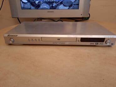 DVD i Blu-ray plejeri: Dvd Pioneer sa daljinskim. Ispravan,dugme na dvd u za otvaranje