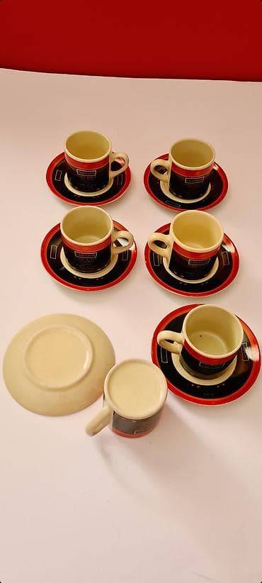 solje za espresso kafu: Servis 6 malih šoljica sa tacnom za kafu, motiv “CAFE’ LATTE”. - Nove — 6