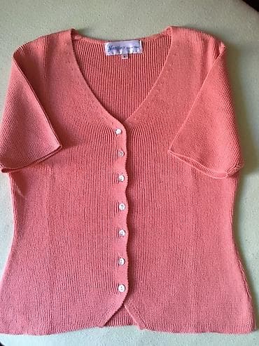 Nova končana bluzica kajsija boje, kratkih rukava, S veličine