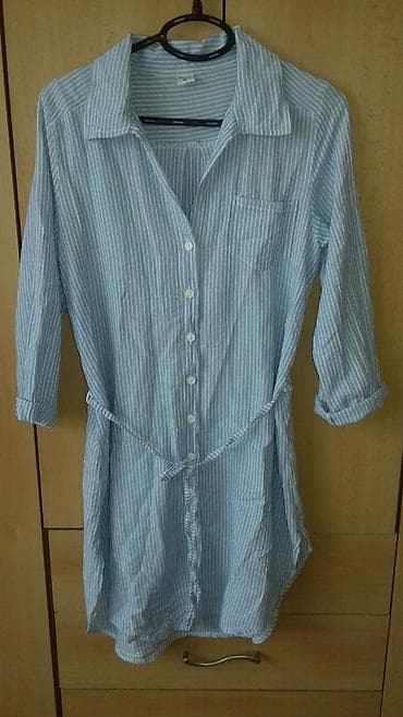 Kosulja haljina. Fantasticna,lagana. Odlicno stanje.
Velicina M/L