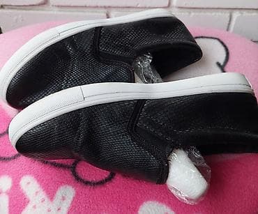 new balance patike 574: Crne slip-on patike - Model: slip-on (bez pertli) sa elastičnim — 2