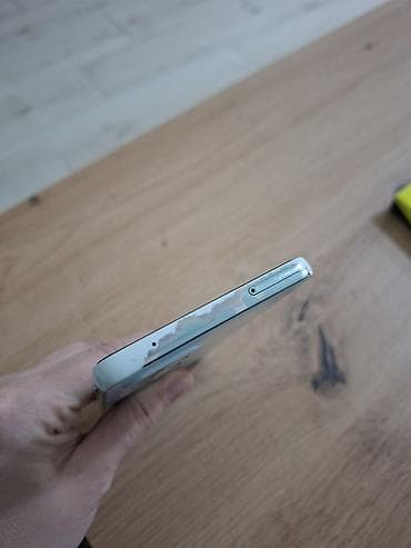 polovni robot usisivaci: Samsung galaxy a 73 5G, 256 GB u dobrom je stanju, odlično radi samo — 5