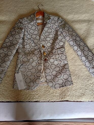 Sakoi: Ženski sako LARS VALLIN - Elegantni strukirani kroj sa reverima — 1