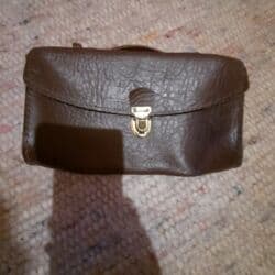 Satovi: 3 kožne tašne cena 1000 — 12