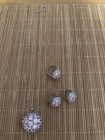 swarovski komplet: Srebrni set 925
Prsten broj 7 — 2
