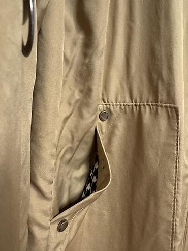 Dresses: Ženski dugi lagani mantil/parka u boji peska. - Kroj: ravna silueta — 5