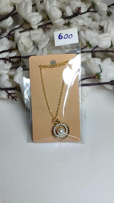 Ogrlica sa privjeskom – zlatna boja - Lančić u zlatnoj boji sa