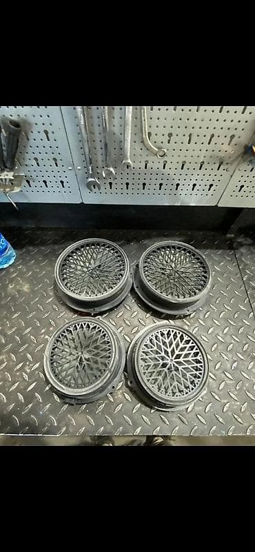 AUDI A4 A5 ZVUCNIK U VRATIMA ZVUCNICI | Audi vw delovi zemun altina
