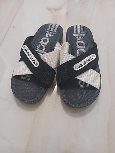 deciji skafanderi akcija: Adidas japanke/sandale za decubr40 - Model sa unakrsnim trakama — 1