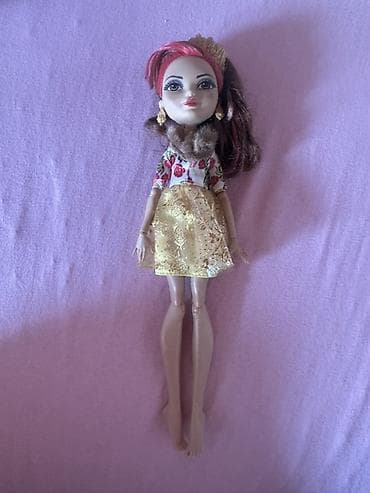 Ever after high Lutka modnog stila sa detaljima u zlatnoj boji -