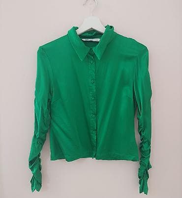 Zelena košulja sa dugmićima – Zara - Model: ženska košulja sa