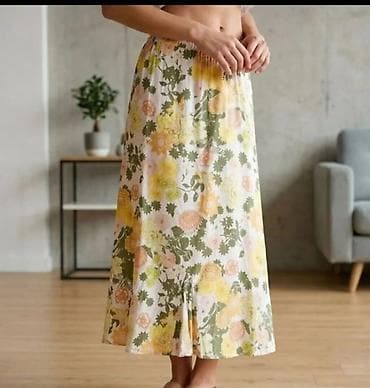 Letnja suknja sa cvetnim printom - Silueta: midi dužina, blago A-kroj na lalafo.rs Letnja suknja sa cvetnim printom - Silueta: midi dužina, blago A-kroj